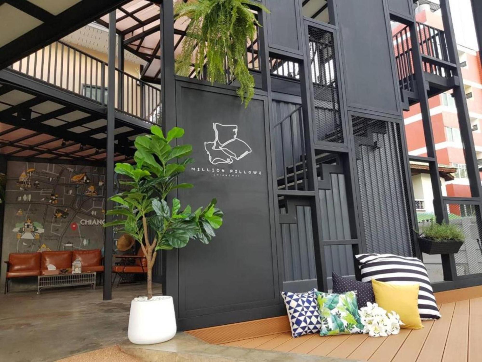 Capital O 75422 Million Pillows Chiang Mai Exterior foto